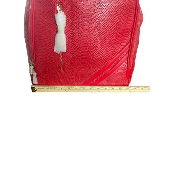 NWT Tote & Carry Red Faux Snake Skin Bag - Picture 2 of 12